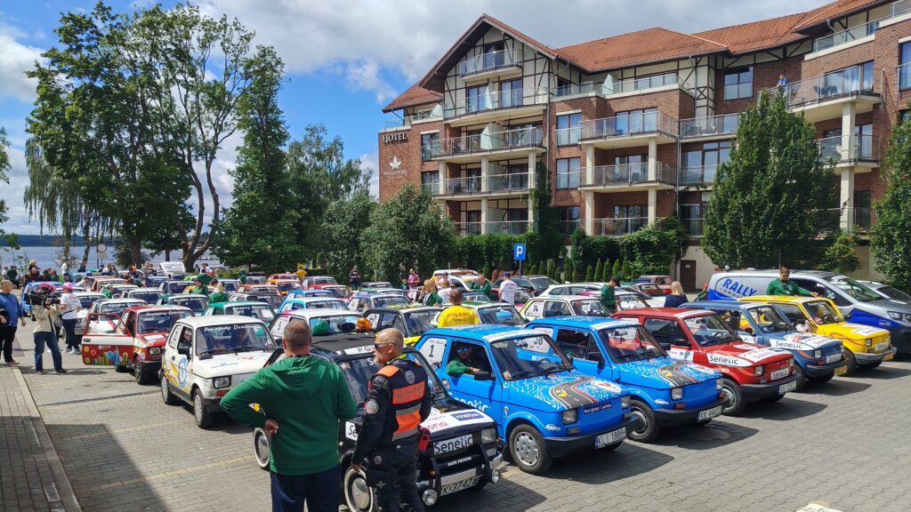Wielka Wyprawa Maluchów w Ostródzie. Kaszlaki jadą charytatywnie! 4 Wielka Wyprawa Maluchów W Ostródzie. Kaszlaki Jadą Charytatywnie!