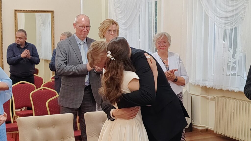 Połączyła Ich Wymiana Polsko-Niemiecka. Wyjątkowy Ślub W Ostródzie