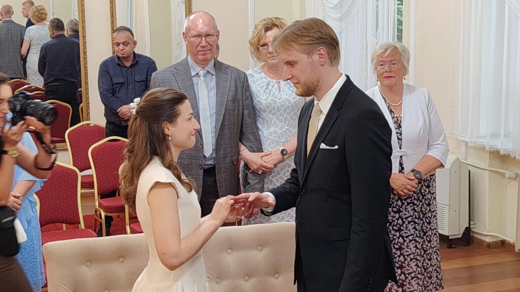 Połączyła Ich Wymiana Polsko-Niemiecka. Wyjątkowy Ślub W Ostródzie