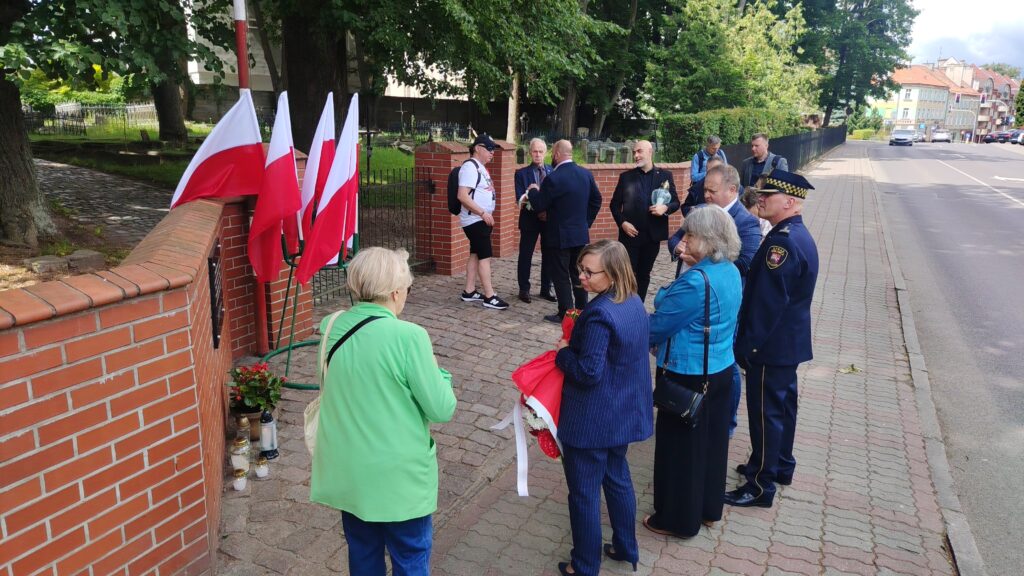 83. Rocznica Rzezi Wołyńskiej W Ostródzie — Skromne Uroczystości Ku Pamięci Pomordowanych