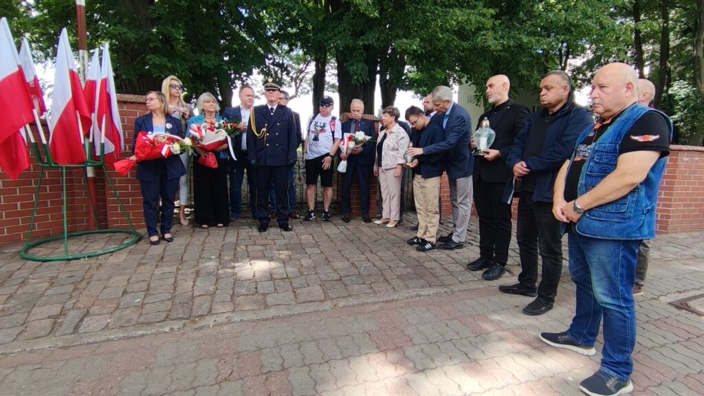 83. Rocznica Rzezi Wołyńskiej W Ostródzie — Skromne Uroczystości Ku Pamięci Pomordowanych