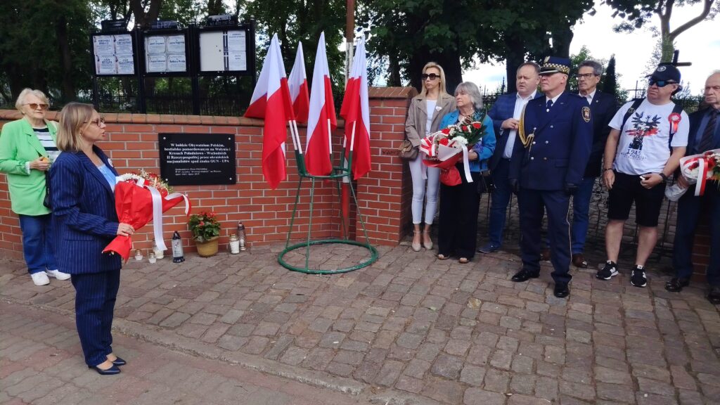 83. Rocznica Rzezi Wołyńskiej W Ostródzie — Skromne Uroczystości Ku Pamięci Pomordowanych