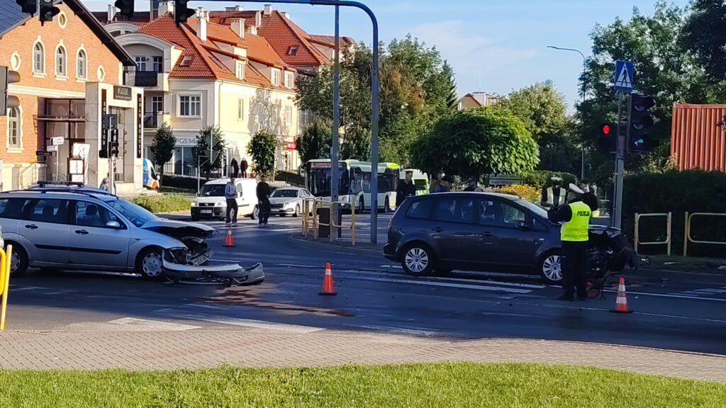 Wypadek W Ostródzie. Zderzenie Aut Na Skrzyżowaniu Czarnieckiego I Jagiełły