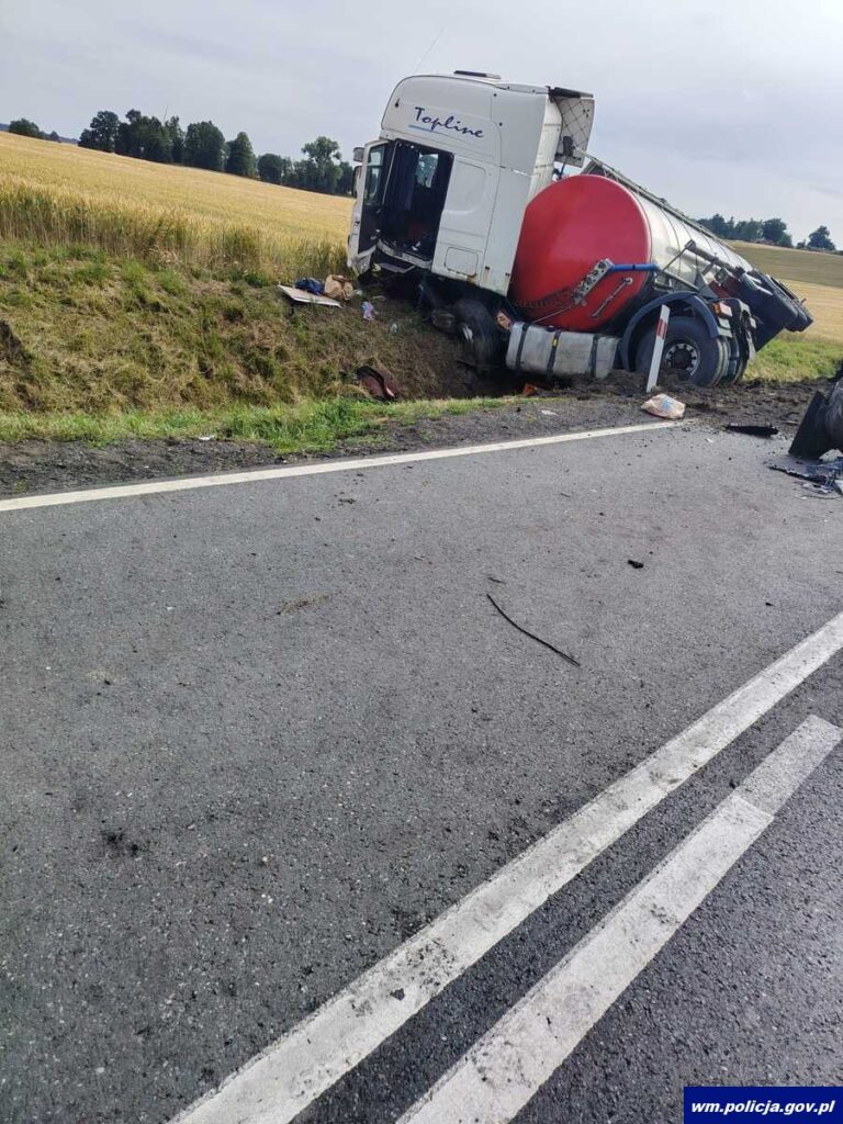 Tragiczny wypadek pod Iławą — policja podaje wstępny przebieg zdarzenia 2 Tragiczny Wypadek Pod Iławą — Policja Podaje Wstępny Przebieg Zdarzenia