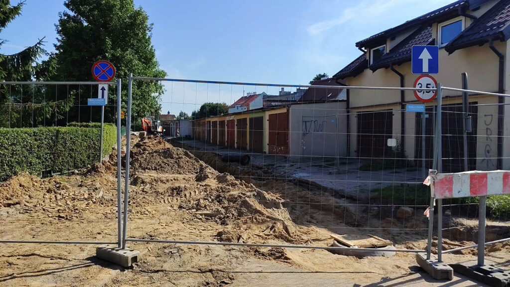 Ruszyła przebudowa ulicy Osiedle Młodych. Utrudnienia przy SP6 i przedszkolu „Remiś” 5 Remont Ul. Osiedle Młodych