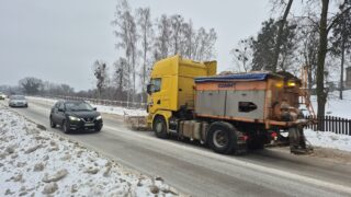 Burmistrz Rafał Dąbrowski szuka firmy, która odśnieży Ostródę — przetarg na 3 lata!