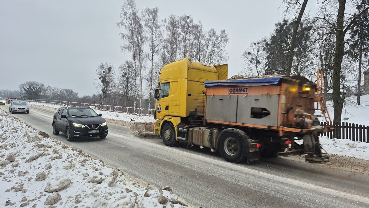 Burmistrz Rafał Dąbrowski Szuka Firmy, Która Odśnieży Ostródę — Przetarg Na 3 Lata!