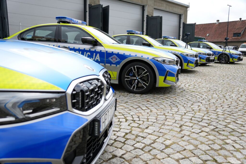 Nowe Radiowozy Dla Policjantów W Regionie. Ostróda Dostała Bmw