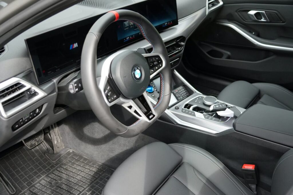Nowe Radiowozy Dla Policjantów W Regionie. Ostróda Dostała Bmw