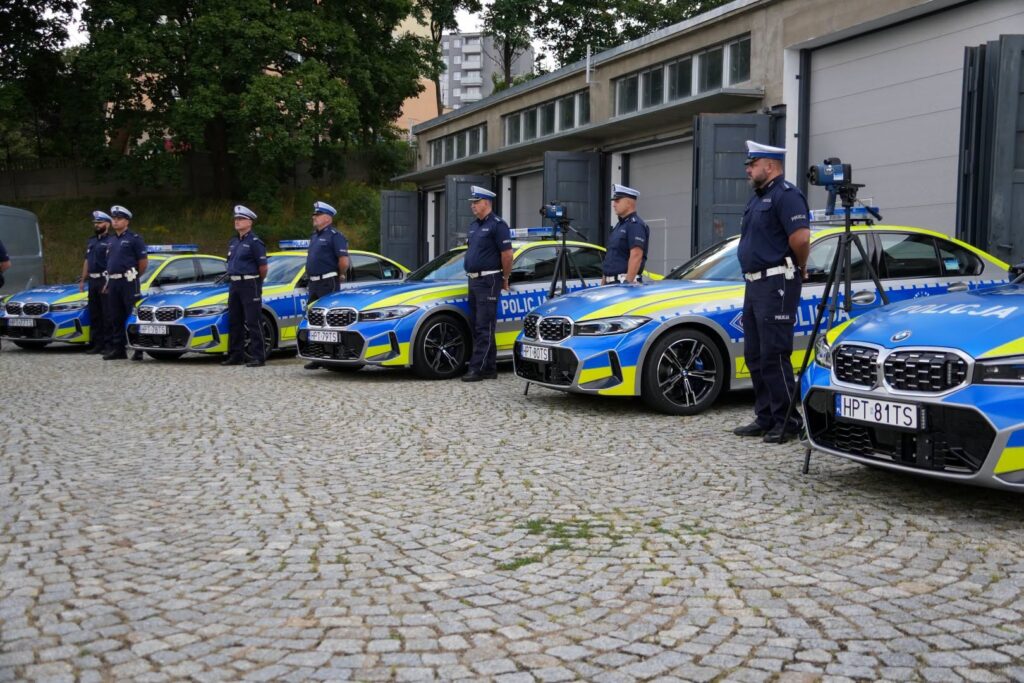 Nowe Radiowozy Dla Policjantów W Regionie. Ostróda Dostała Bmw