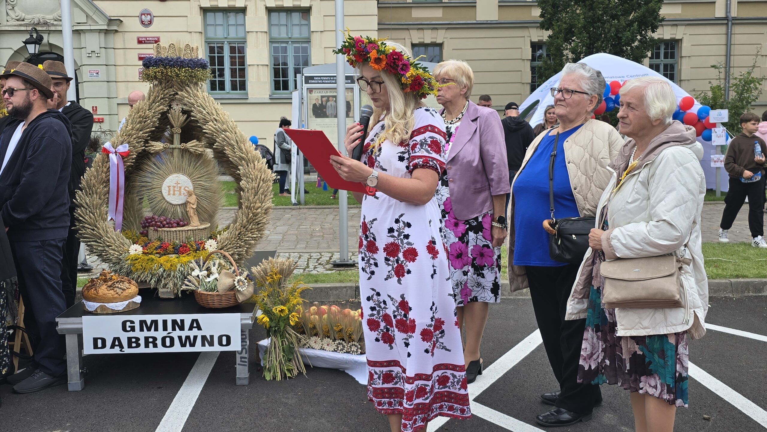 Prezentacja Wieńca Gminy Dąbrówno Podczas Dożynek Powiatowych