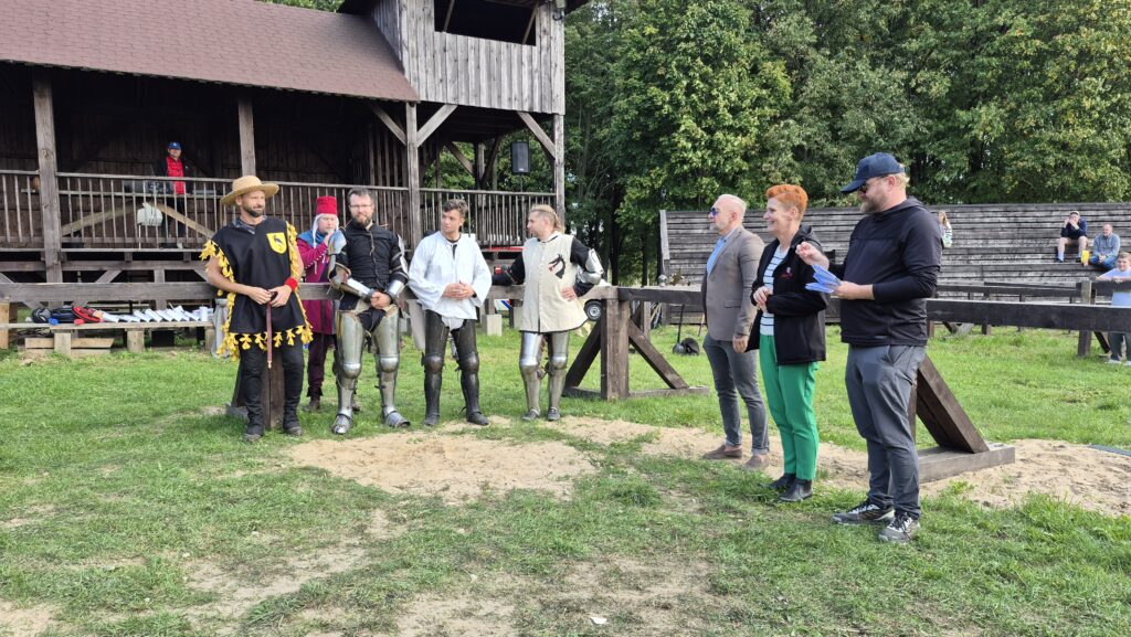 Rycerskie ostatki. Jesień średniowiecza zamknęła sezon Grunwaldzkiej Akademii Miecza 8 Rycerskie Ostatki. Jesień Średniowiecza Zamknęła Sezon Grunwaldzkiej Akademii Miecza