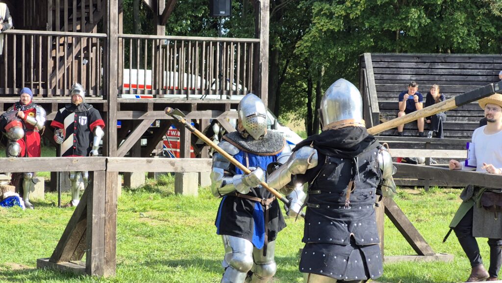Rycerskie ostatki. Jesień średniowiecza zamknęła sezon Grunwaldzkiej Akademii Miecza 21 Rycerskie Ostatki. Jesień Średniowiecza Zamknęła Sezon Grunwaldzkiej Akademii Miecza