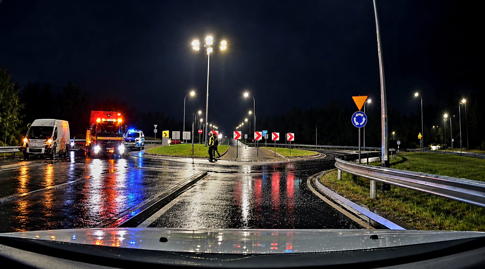 Kolizja Na Rondzie Na S5 W Wirwajdach. Kolejny Kierowca Poszedł Środkiem