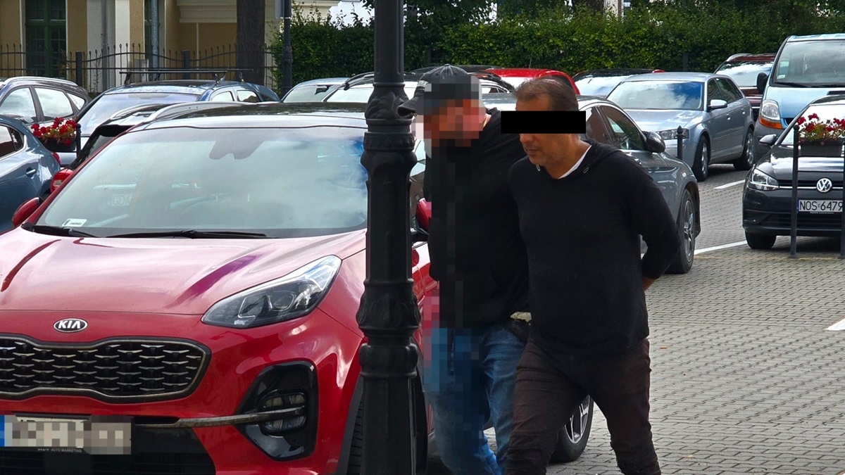 Tymczasowy areszt dla Meksykanina, który nagrywał kobiety w toalecie restauracji w Ostródzie 1 Tymczasowy Areszt Dla Meksykanina, Który Nagrywał Kobiety W Toalecie Restauracji W Ostródzie
