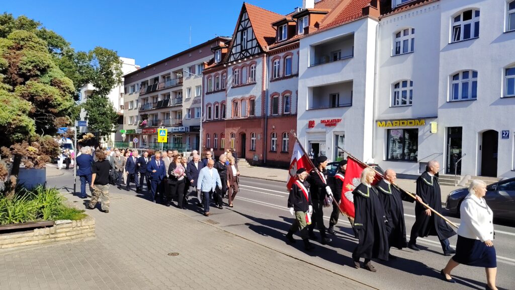 Dębowe Gody Cechu Rzemieślników i Przedsiębiorców w Ostródzie. Jubileusz 80-lecia powstania organizacji 7 Dębowe Gody Cechu Rzemieślników I Przedsiębiorców W Ostródzie. Jubileusz 80-Lecia Powstania Organizacji