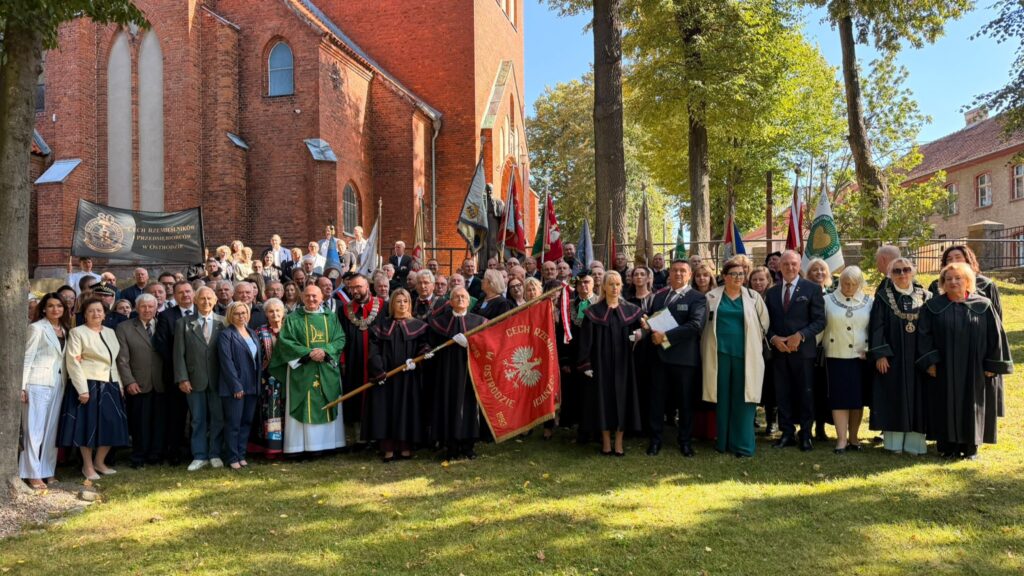 Dębowe Gody Cechu Rzemieślników i Przedsiębiorców w Ostródzie. Jubileusz 80-lecia powstania organizacji 4 Dębowe Gody Cechu Rzemieślników I Przedsiębiorców W Ostródzie. Jubileusz 80-Lecia Powstania Organizacji