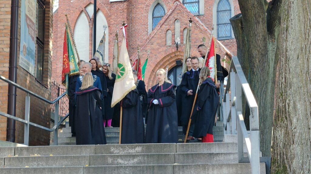 Dębowe Gody Cechu Rzemieślników i Przedsiębiorców w Ostródzie. Jubileusz 80-lecia powstania organizacji 5 Dębowe Gody Cechu Rzemieślników I Przedsiębiorców W Ostródzie. Jubileusz 80-Lecia Powstania Organizacji