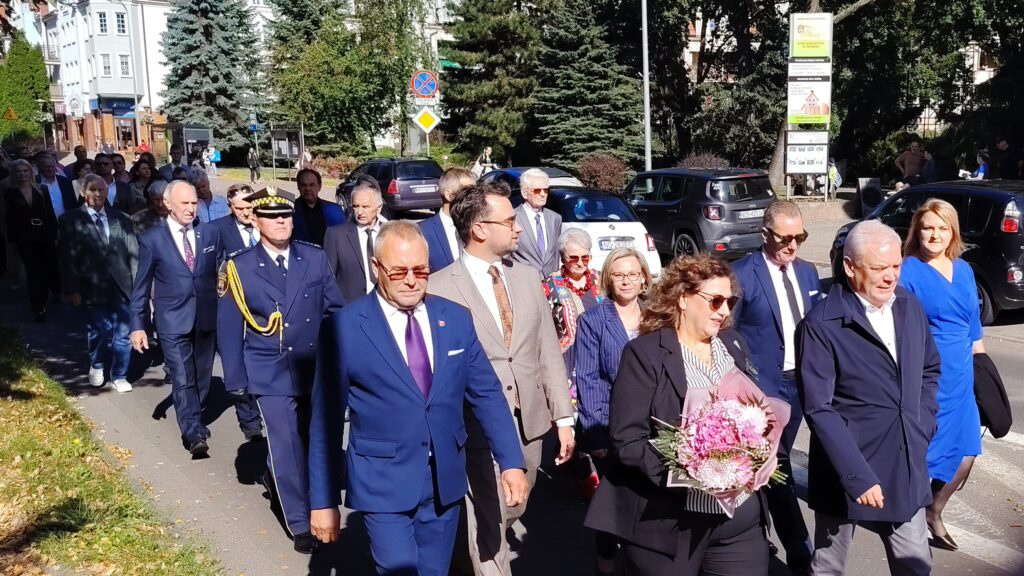 Dębowe Gody Cechu Rzemieślników i Przedsiębiorców w Ostródzie. Jubileusz 80-lecia powstania organizacji 12 Dębowe Gody Cechu Rzemieślników I Przedsiębiorców W Ostródzie. Jubileusz 80-Lecia Powstania Organizacji