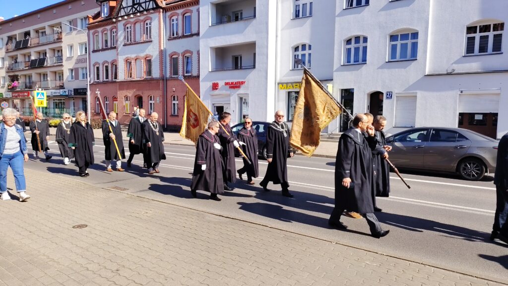 Dębowe Gody Cechu Rzemieślników i Przedsiębiorców w Ostródzie. Jubileusz 80-lecia powstania organizacji 9 Dębowe Gody Cechu Rzemieślników I Przedsiębiorców W Ostródzie. Jubileusz 80-Lecia Powstania Organizacji