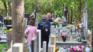 Śledztwo w sprawie kradzieży na cmentarzu w Ostródzie i Samborowie
