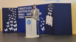 Zakaz telefonów w szkołach obejmuje również smartwatche? Pytamy dyrektora SP5 w Ostródzie