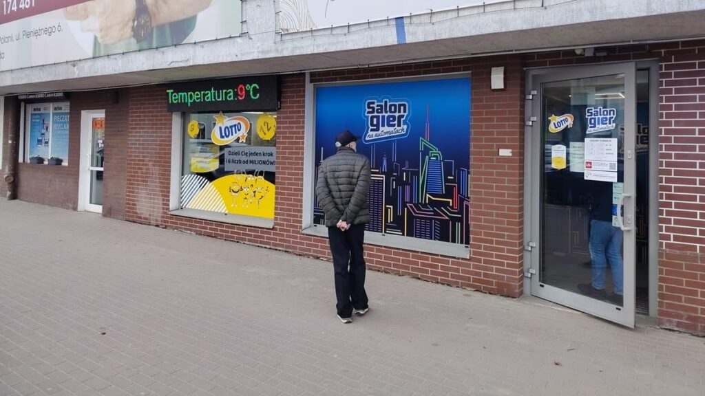 Spora wygrana w grze liczbowej Lotto w Ostródzie. Szczęśliwy kupon puszczony przy Czarnieckiego 2 Spora Wygrana W Grze Liczbowej Lotto W Ostródzie. Szczęśliwy Kupon Puszczony Przy Czarnieckiego