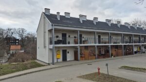 Trwa sprzedaż mieszkań komunalnych w Ostródzie. Za 4 lokale miasto otrzyma 240 tysięcy złotych 16 Trwa Sprzedaż Mieszkań Komunalnych W Ostródzie. Na 4 Lokalach Miasto Zarobi 240 Tysięcy Złotych