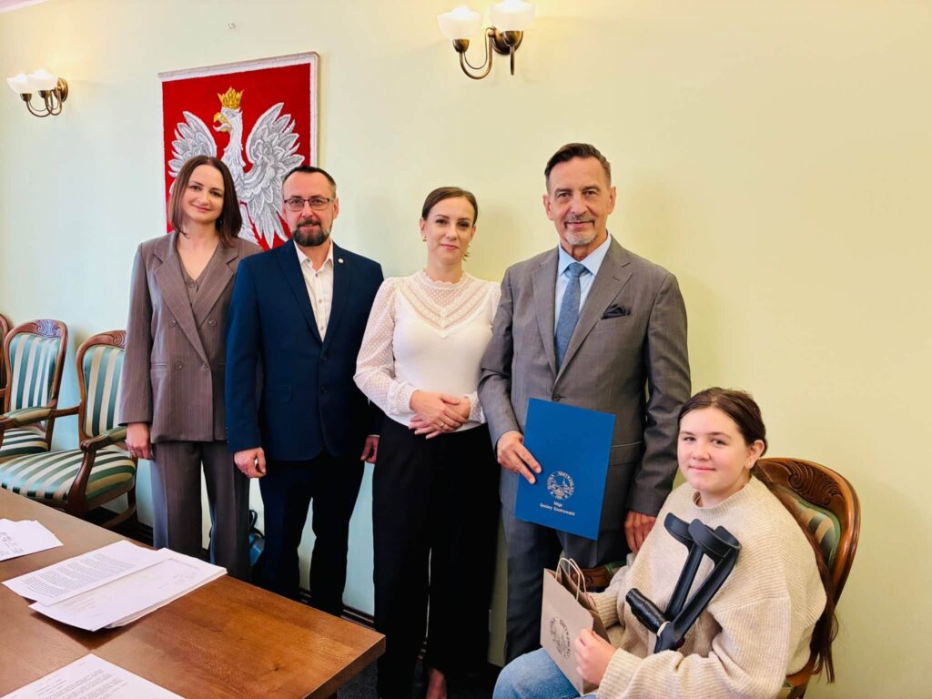 Druhna Natalia reanimowała seniorkę. Piękna historia z regionu 2 Druhna Natalia Reanimowała Seniorkę. Piękna Historia Z Regionu