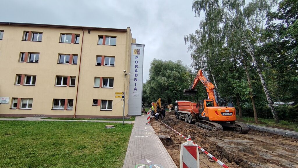 Ruszył remont parkingu przed Poradnią Psychologiczno-Pedagogiczną w Ostródzie 4 Ruszył Remont Parkingu Przed Poradnią Psychologiczno-Pedagogiczną W Ostródzie