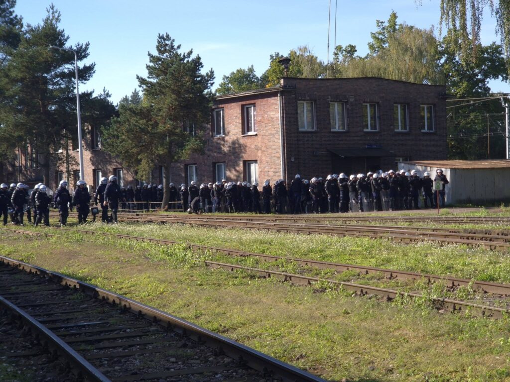 Policja ćwiczy reagowanie podczas zamieszek kibicowskich 5 Policja Ćwiczy Reagowanie Podczas Zamieszek Kibicowskich