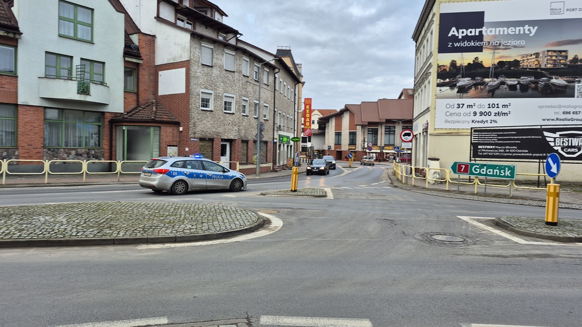 Sokole oko policjanta drogówki. Zatrzymał za brak pasów, a kierowca nie miał też "lejców" 1 Sokole Oko Policjanta Drogówki. Zatrzymał Za Brak Pasów, A Kierowca Nie Miał Też &Quot;Lejców&Quot;