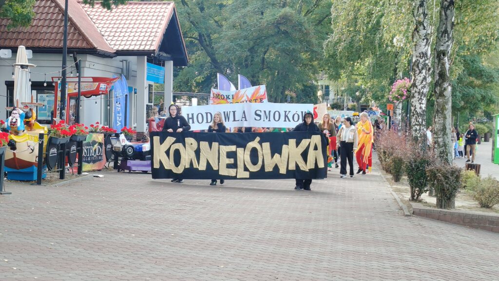 Parada smoków zamknęła Ostródologię — Tydzień Lokalnego Patriotyzmu 2 Parada Smoków Zamknęła Ostródologię — Tydzień Lokalnego Patriotyzmu