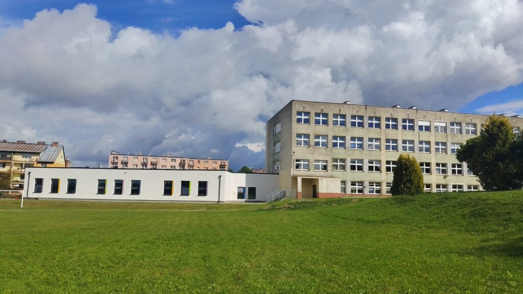 W takich warunkach uczą się ostródzkie dzieci. Nowe skrzydło SP4 otwarte 6 W Takich Warunkach Uczą Się Ostródzkie Dzieci. Nowe Skrzydło Sp4 Otwarte.