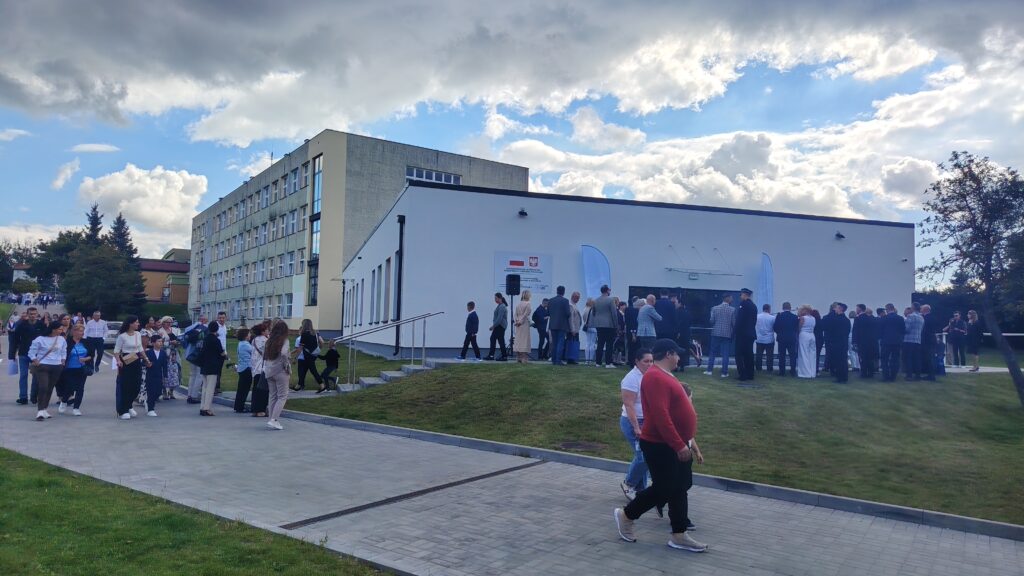 W takich warunkach uczą się ostródzkie dzieci. Nowe skrzydło SP4 otwarte 9 W Takich Warunkach Uczą Się Ostródzkie Dzieci. Nowe Skrzydło Sp4 Otwarte.