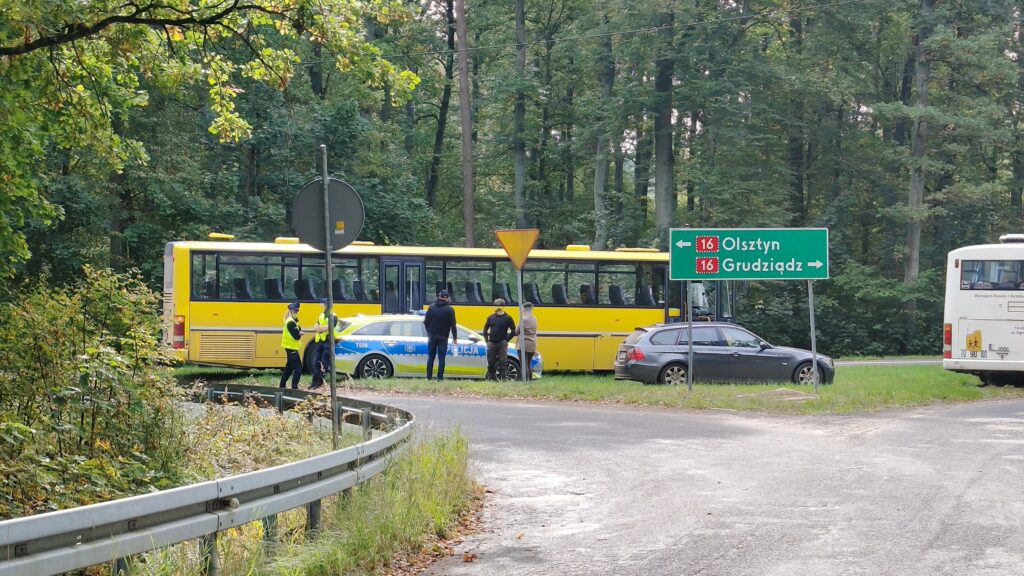 Zdarzenie Drogowe Na Dk16. Autokar Zderzył Się Z Ciężarówką! 