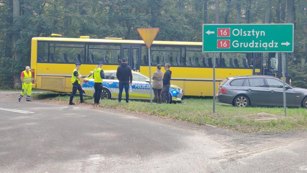 Zdarzenie Drogowe Na Dk16. Autokar Zderzył Się Z Ciężarówką! 