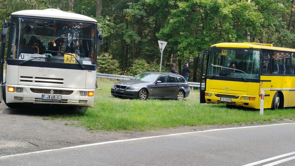 Zdarzenie Drogowe Na Dk16. Autokar Zderzył Się Z Ciężarówką! 